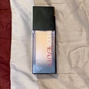 HUDA BEAUTY #FauxFilter Foundation. Toasted 🥥